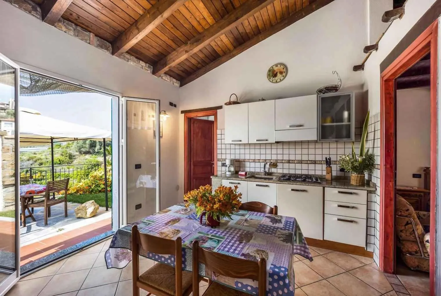 Holiday Homes In Pompeiana 40829