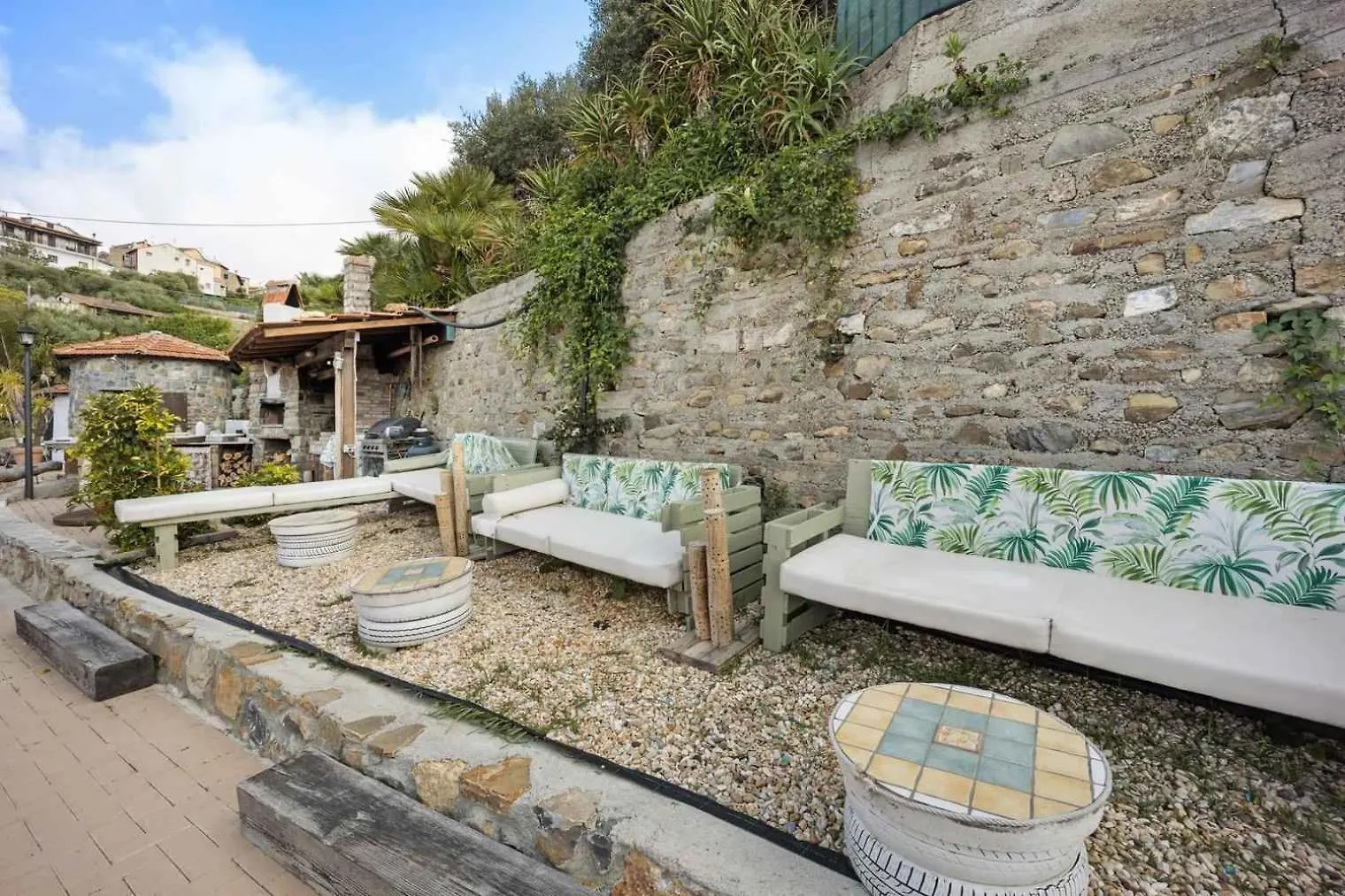 Holiday Homes In Pompeiana 40829