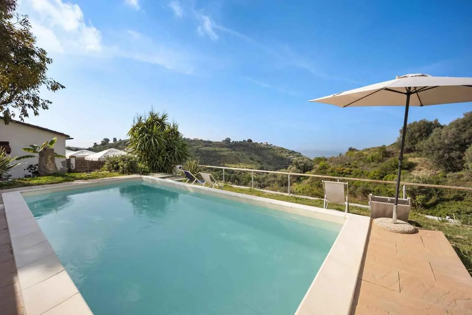 Holiday Homes In Pompeiana 40829